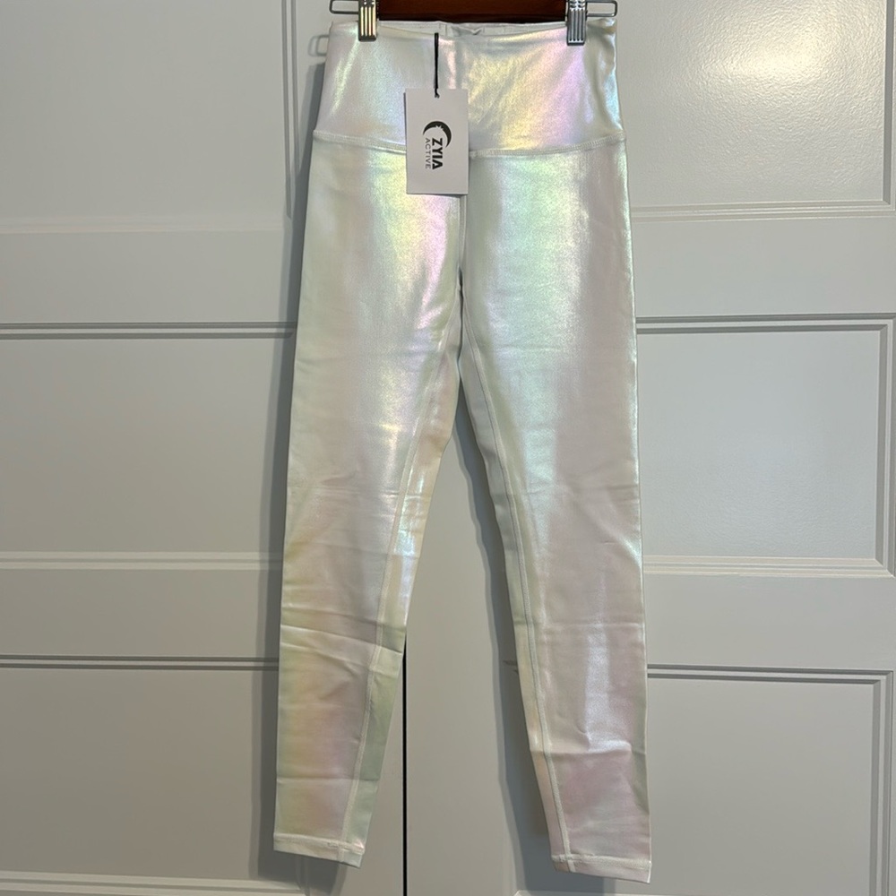 Zyia White Unicorn Luxe 7/8 24" Size 2